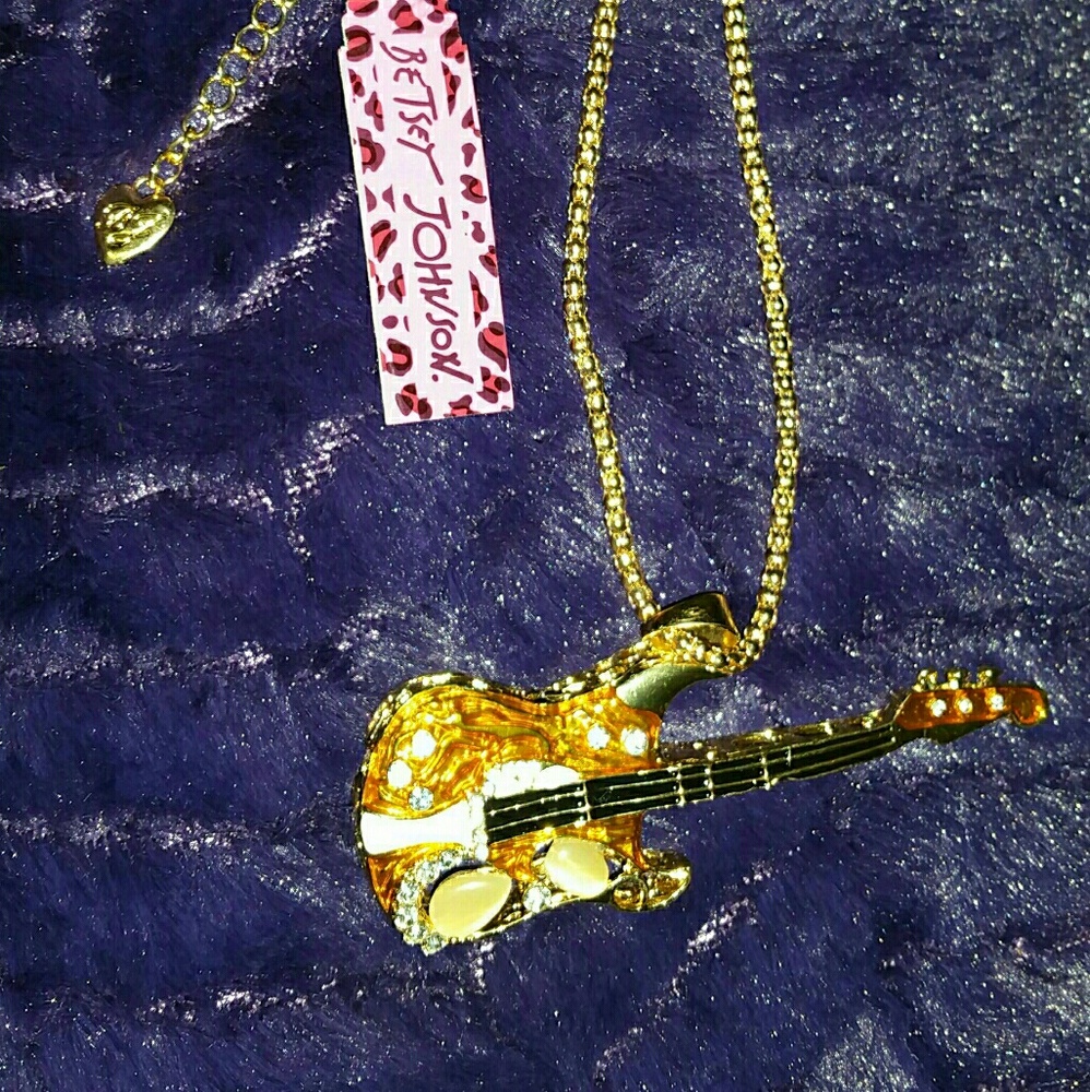 Betsey Johnson necklace